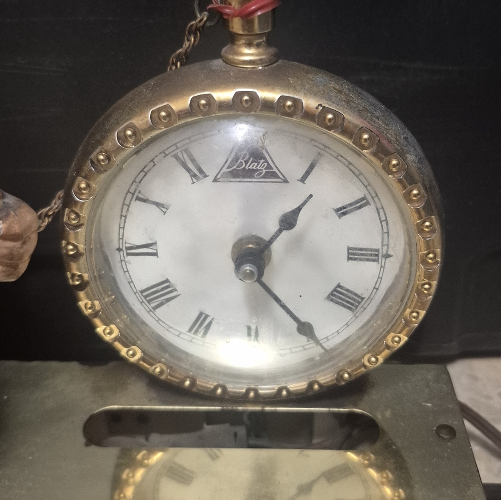 Vintage Working 1950's BLATZ Beer Lighted Bar Advertising Clock Sign Light USA - Picture 4 of 10